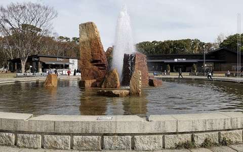 大阪・森ノ宮ウォーキング「大阪城公園噴水広場」前